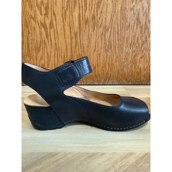 Dansko Black Leather Peep Toe Wedge Sandals Ankle Strap Buckle Womens Size 37 - Picture 4 of 8
